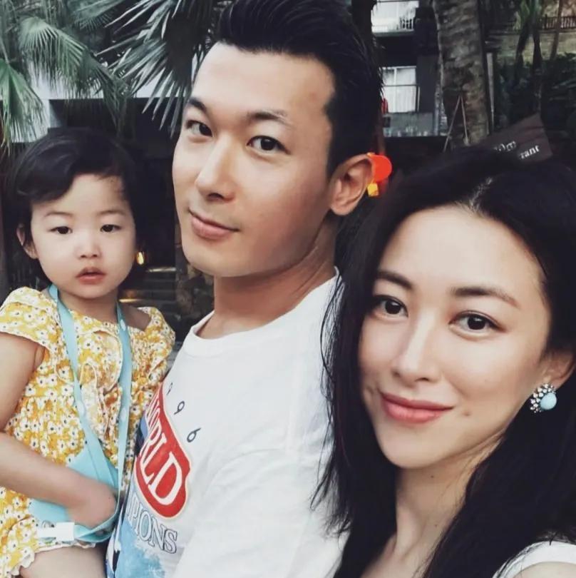 朱珠两口子男帅女美，天造地设的一对！太有夫妻相了！#朱珠#