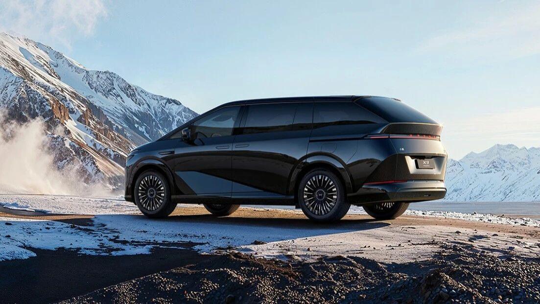 比纯电版能跑还便宜 30.98万起的小鹏X9增程版有点香