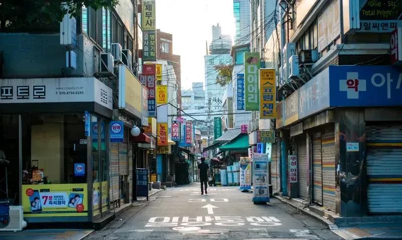 韩国人装中国人在泰国打架 有这么一件奇葩事儿，韩国人装中国人在泰国打架。韩国人在