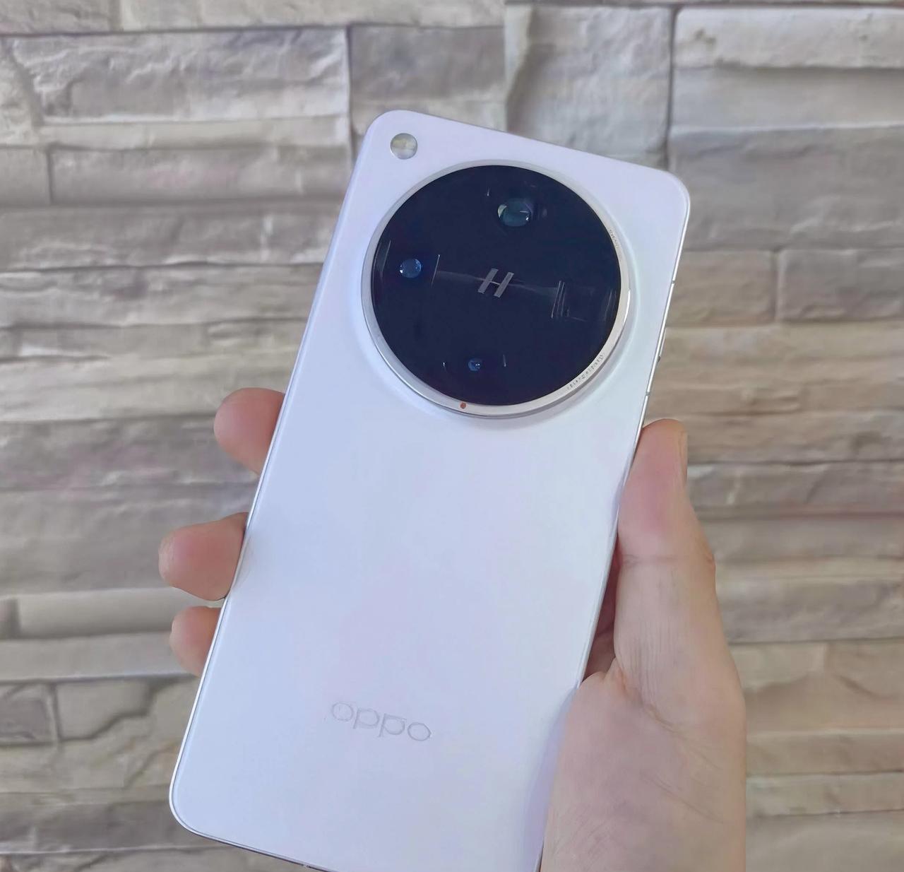 2025年高考物理卷居然把OPPO Find X8 Ultra的倒置潜望长焦技术