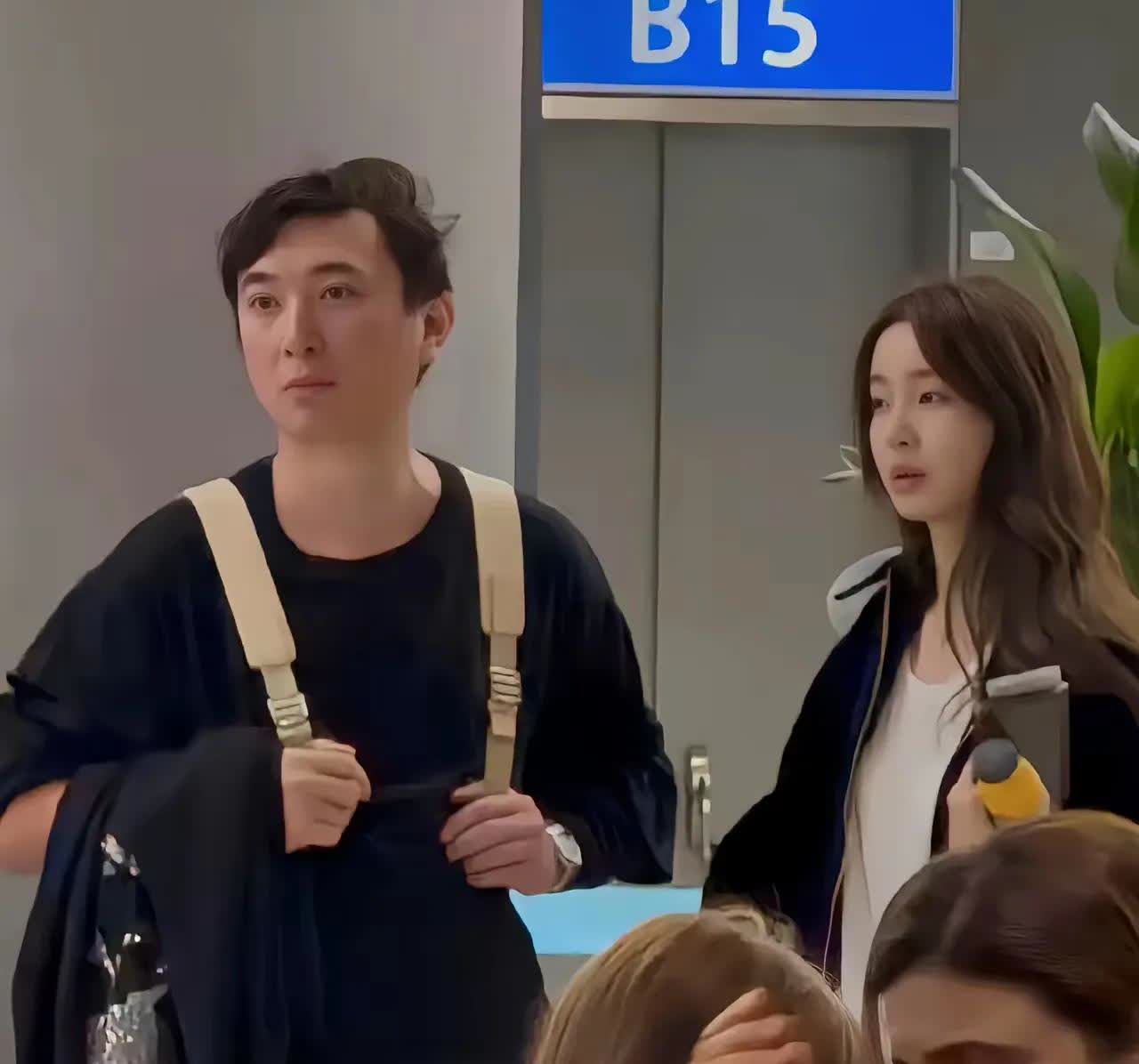 王思聪再不结婚估计要打光棍了！身边的女孩没个省油的灯，没钱了谁跟他？听说老王又卖