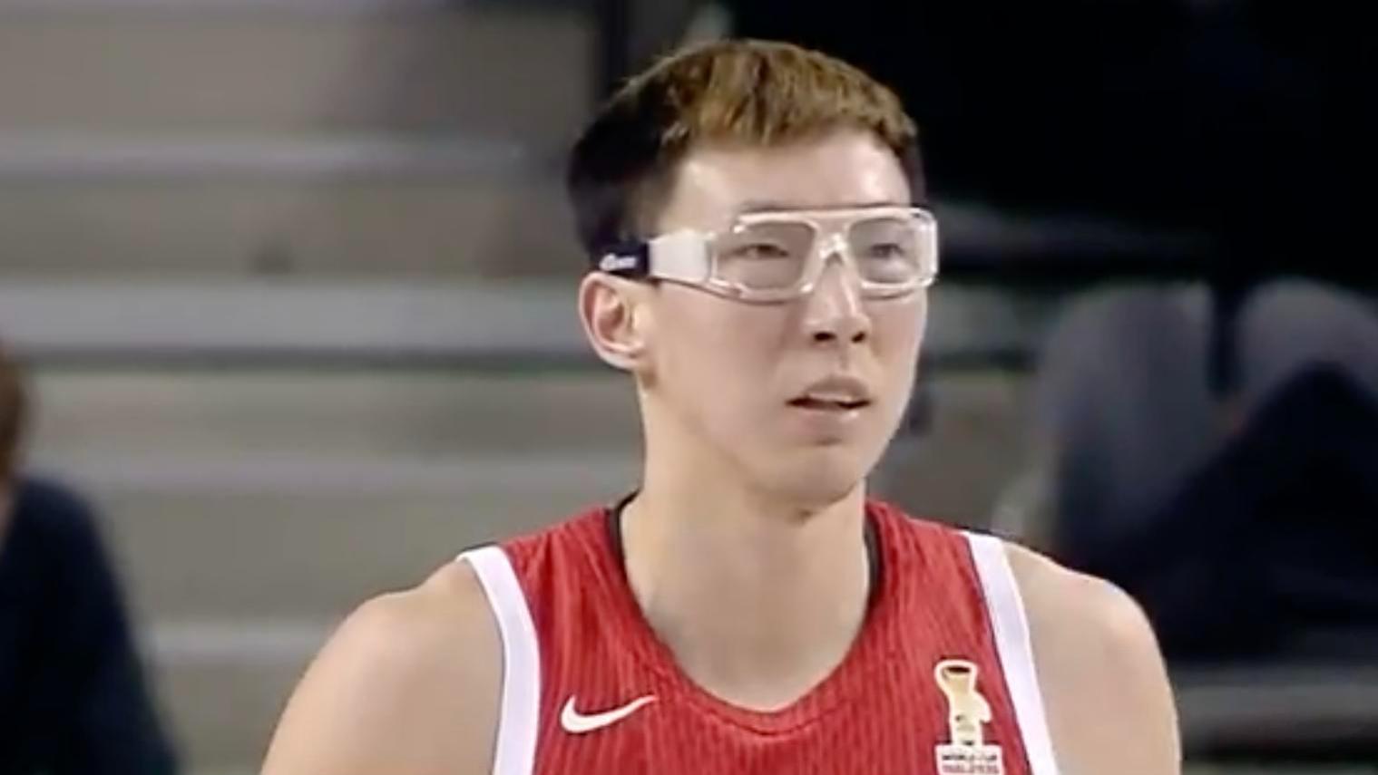 男篮狂输14分，两场比赛惨遭韩国双杀，郭士强被喊下课