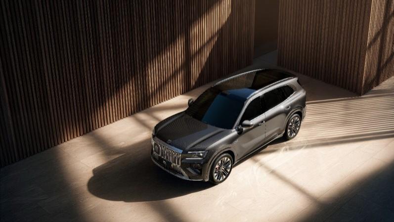 极氪8X实车首次亮相，打造东方高性能旗舰