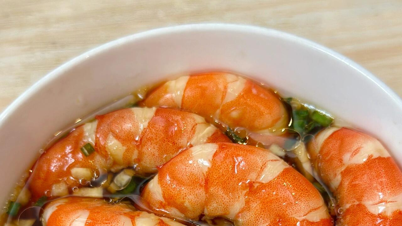 凉拌虾仁：夏日里的清新滋味
