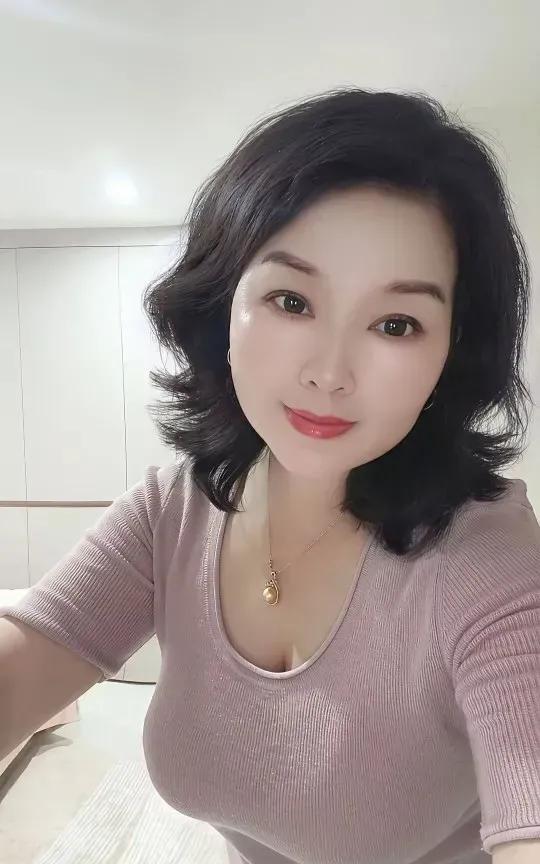 你向我借钱我二话没说我让你还钱你千言万语
找理由不想还钱
你说你有你的难处
那我