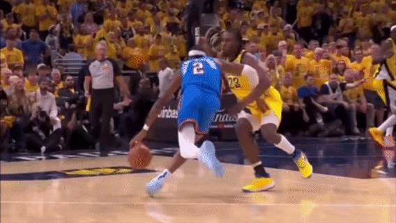 黑暗的nba，你们说这个球，亚历山大犯规了了吗？我看了十几遍，都觉得是犯规，先是