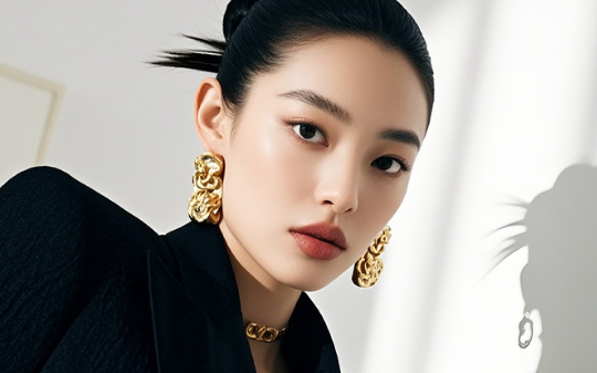 摊上疯批哥哥，我无处可逃，只好将计就计，让他跟我恶毒妹妹锁死