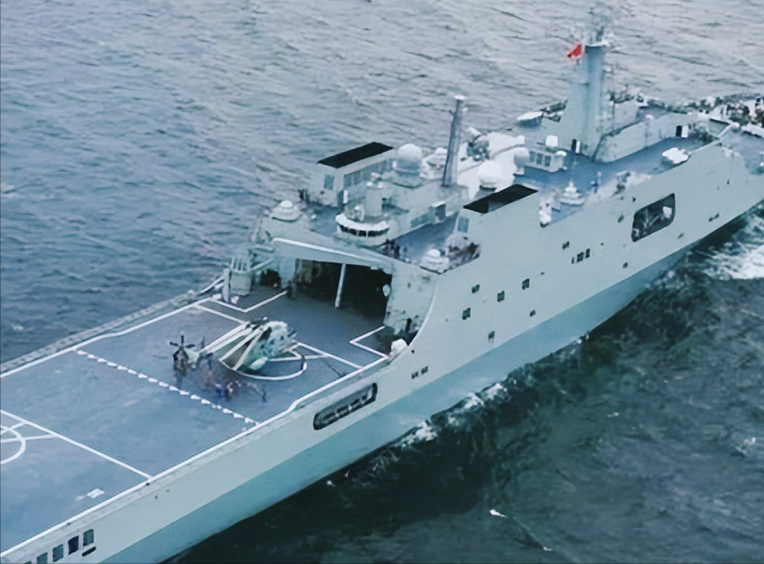 最近听说各国防长去了青岛，登上了咱们的军舰052D，这事还挺有意思。052D是能