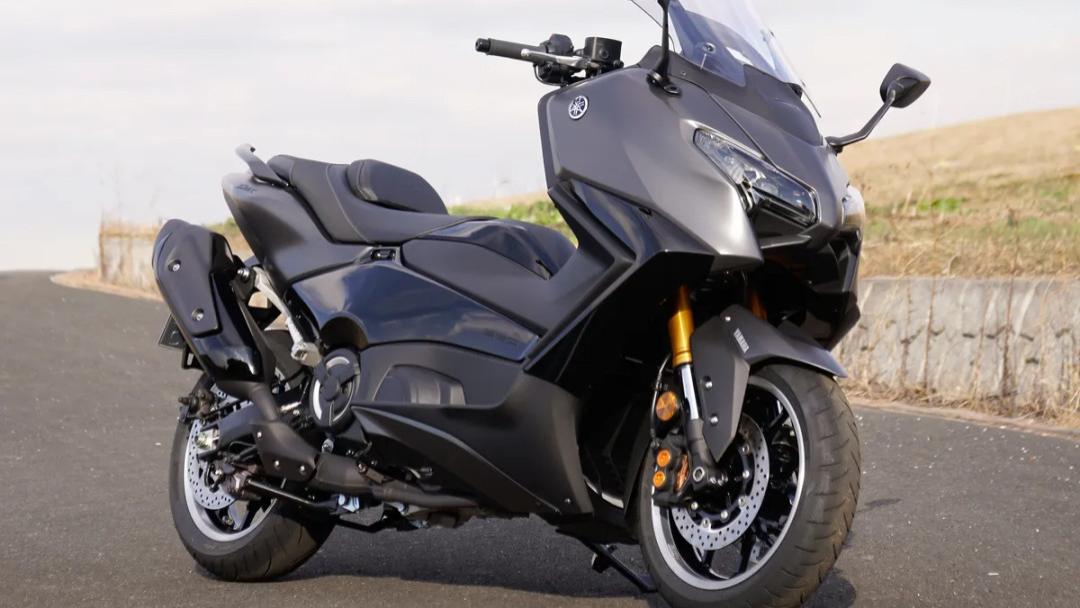 唯一同时有仿赛运动和踏板舒适性的车？它是哪一款摩托？