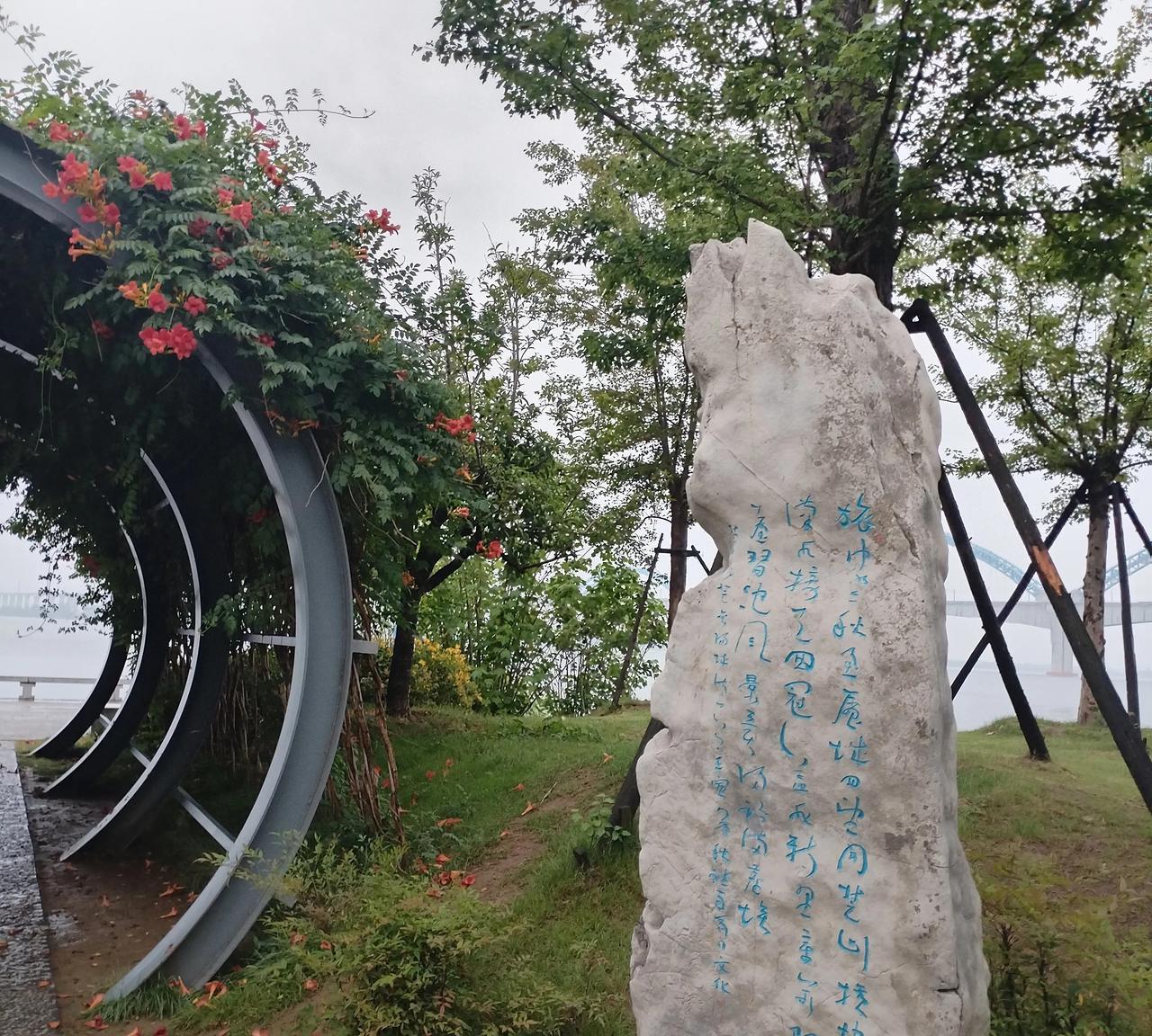 #湖北襄阳：一砖一瓦古城向新#
襄阳古城的文化内涵在新发展中不断丰富。