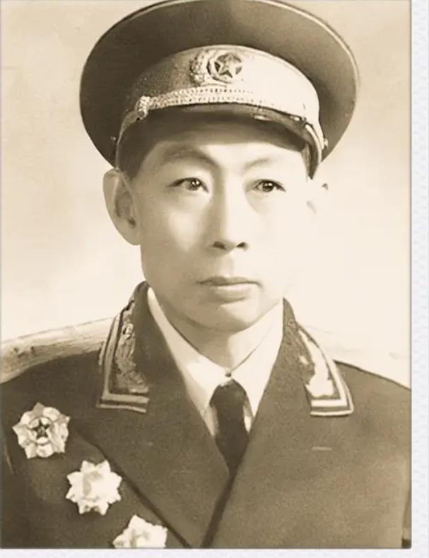 1949年秋天，新疆东部的鄯善突发叛乱，起义部队突然反水，打死了迎接解放军的县长
