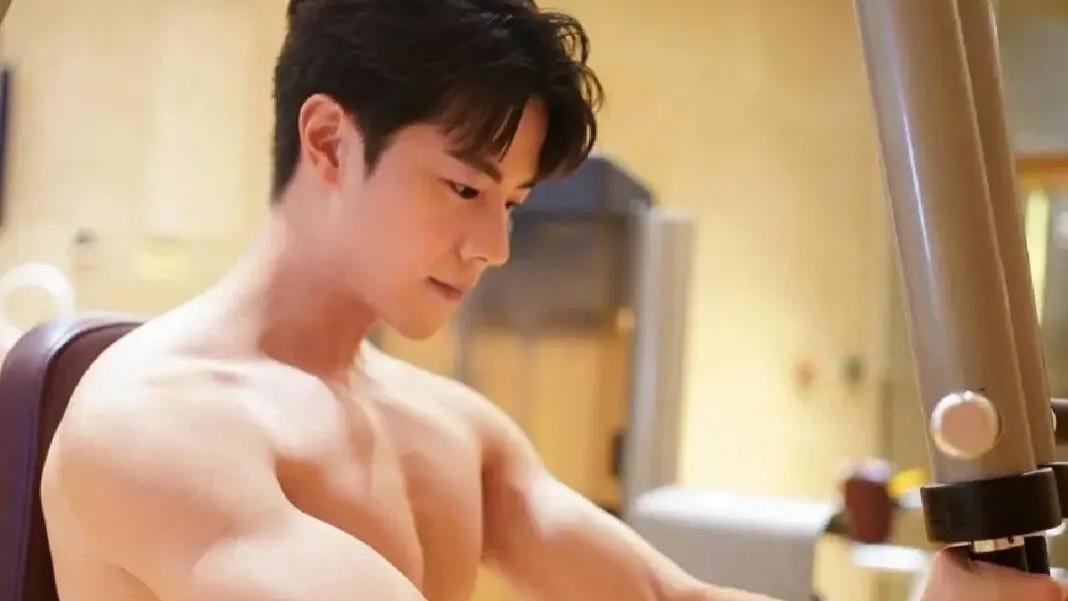 TVB小生荣升内地短剧男一，曾自爆收入微薄，要打5份工帮补家计