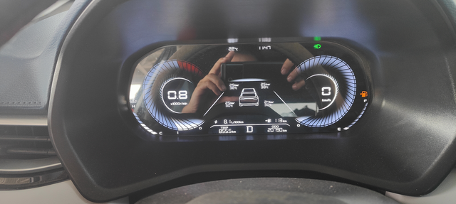 表显26km去加油
中国某油油价7.78/L，加100
12.9L
表显126k