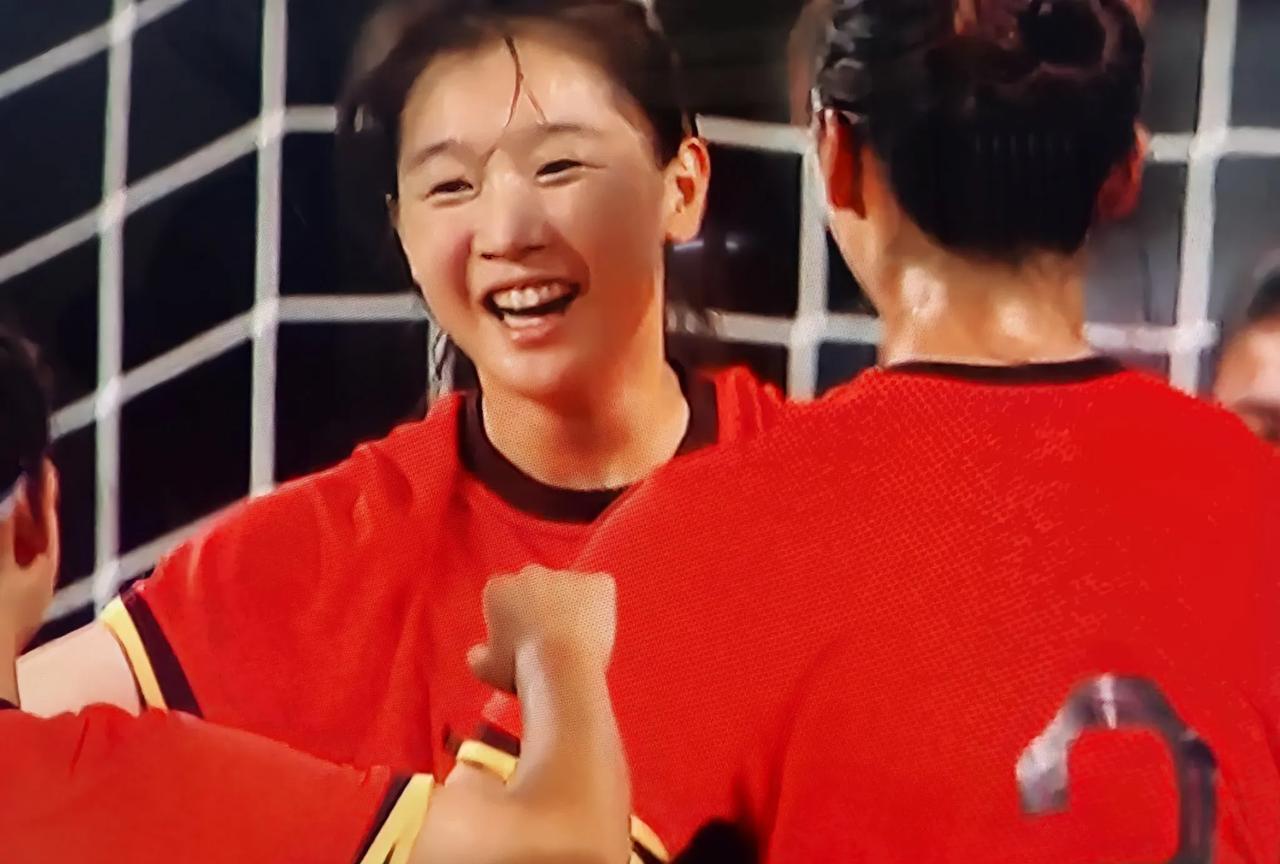 惊艳，半场4-0，亚洲杯预选赛首战，中国U20女足太神勇，9号卢嘉玉梅开二度，6