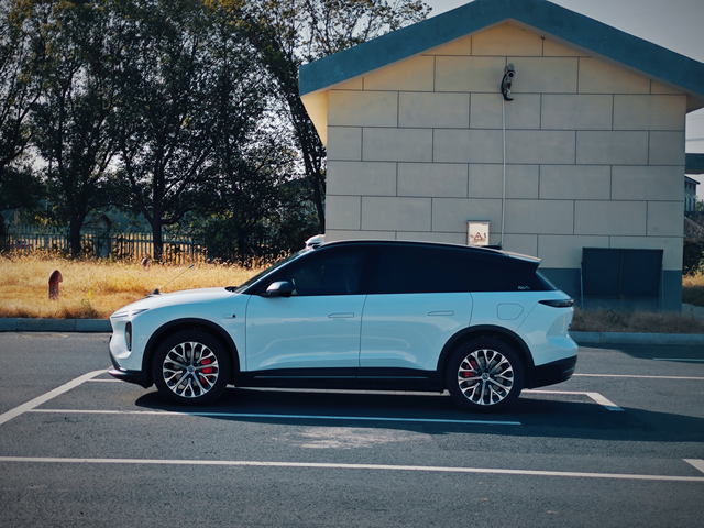 肥六真是耐看
提车快仨月了
新6的外观真的是越看越喜欢
熊猫配色🐼也特别耐看