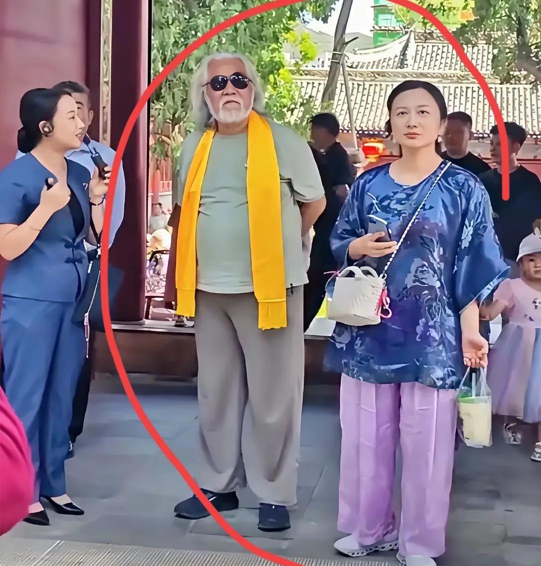 张纪中的妻子给所有女人上了一节课！
不管男人的地位有多高、也不管男人家里多有钱，