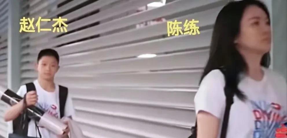 陈若琳又带上了新徒弟，这是要放弃全红婵的节奏吗？
据悉，新加坡世锦赛陈若琳又喜得