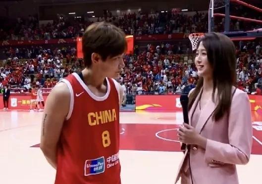 中国女篮101-92战胜日本女篮，赛后杨力维接受采访主要谈了三点:
      