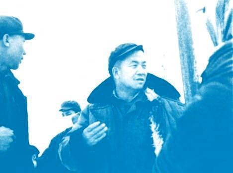 1970年4月初，王进喜赴玉门参加石油工业部召开的第一次全国石油工作会议。期间，