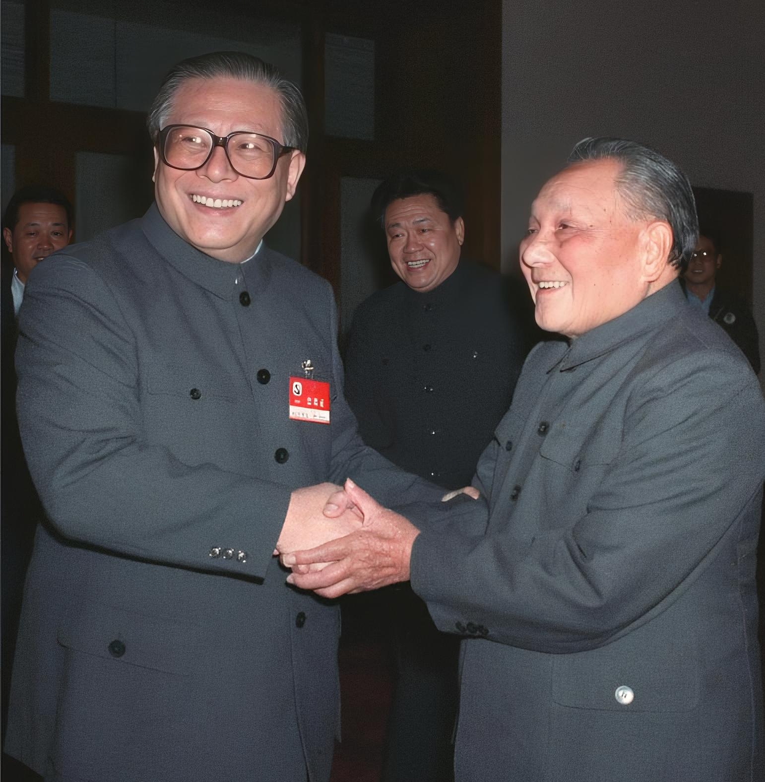 1989年邓公秘密召见江同志，将其委以重任后，王冶平却忧心忡忡