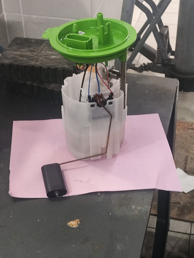 探岳 300 2 个月不到的新车。
大众厂家，油泵厂家 搞了一下子没搞个所以然