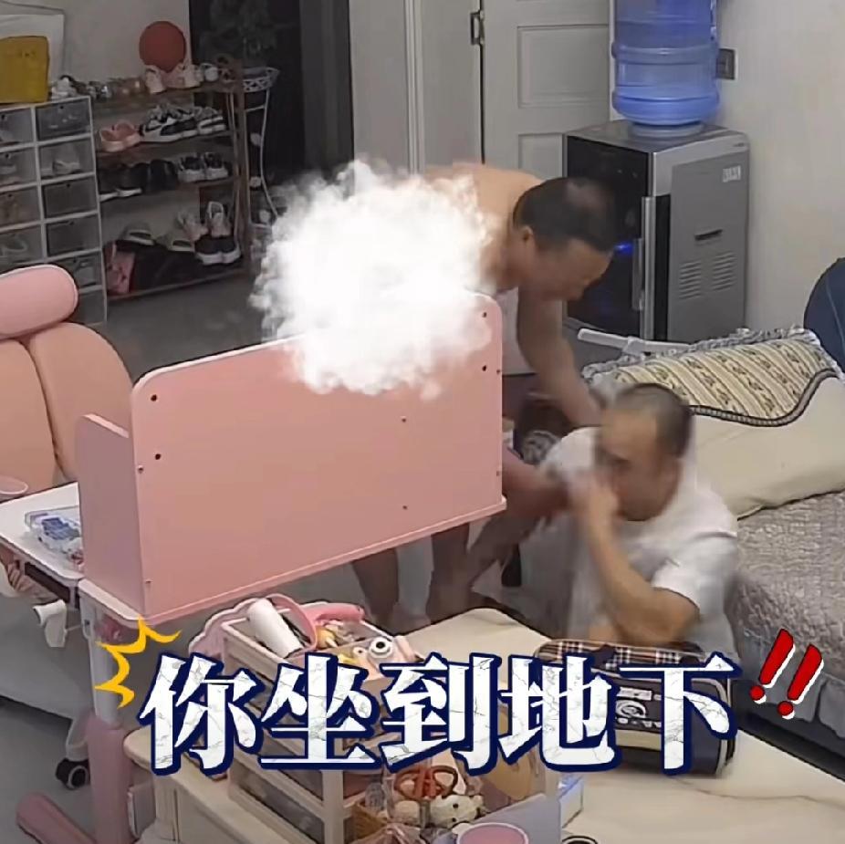 男子喝醉酒被妻子责备睡沙发，岳父精心照顾并教育女儿：“又不是长期喝烂酒，谁没个喝