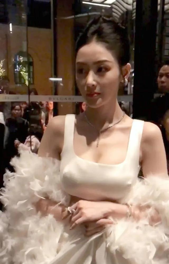 张天爱吃什么长大的，又瘦又性感