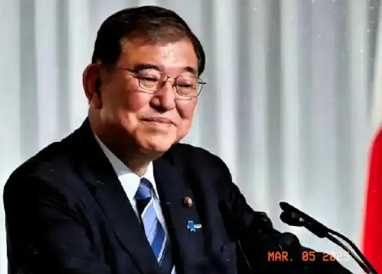 万万没想到！

日本支持乌克兰，举起乌克兰国旗在东京街头喊：我们永远支持乌克兰！