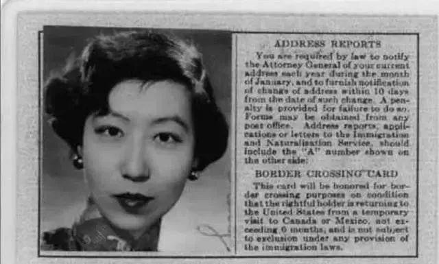 1951年春天，有人问张爱玲对未来的打算。张爱玲沉默许久后，说：“人民装那样呆板