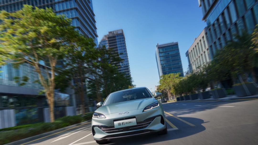 比亚迪四款插混家轿纯电续航210公里，都才10万左右，还有谁？