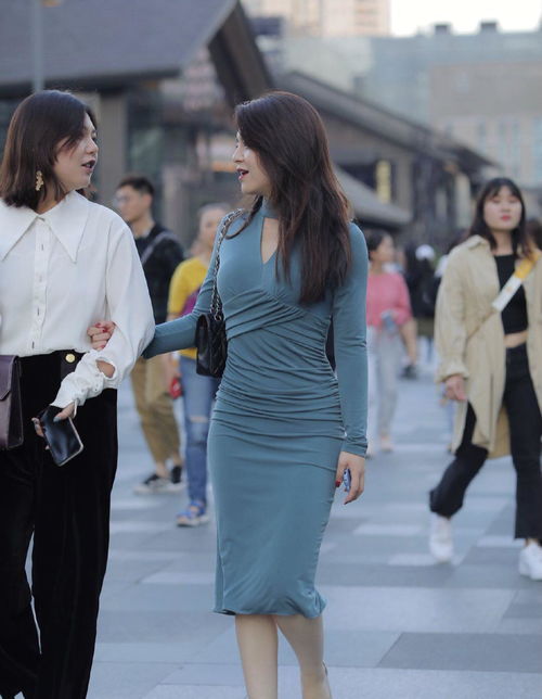 男人一旦不能挣钱，在女人眼中做家务，都认为是一种无能的表现，哪怕你给她再多的嘘寒