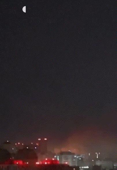 疑似朝鲜导弹于基辅上空肆虐，其突防速度惊人，各类拦截手段皆难奏效，刹那间火光冲天
