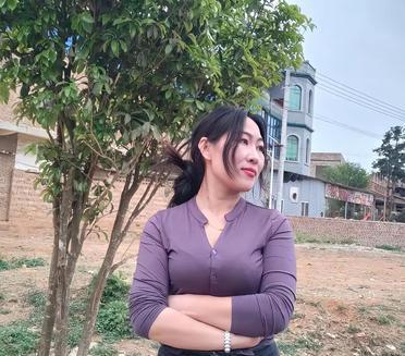 老公在外面打工辛苦，留在农村带孩子，让他踏踏实实赚钱[观望][温暖]<br />