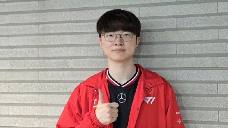 Faker接受专访，实力不下滑就能打到40岁，对位压力最大的是Chovy