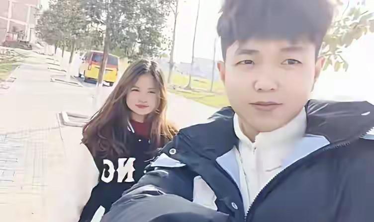 海洋又被分手了！这次，对象竟是他的男性友人！  



令人唏嘘的是，这段短暂的
