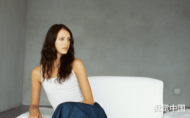 妹妹刮出百万大奖后妈妈怕我分钱，扔给我一张断亲书，却不知妹妹刮出的是我以前买好的整蛊彩票