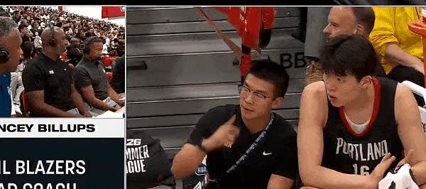 比卢普斯一直在聊杨瀚森，镜头也是对准杨瀚森




开拓者对阵鹈鹕很好