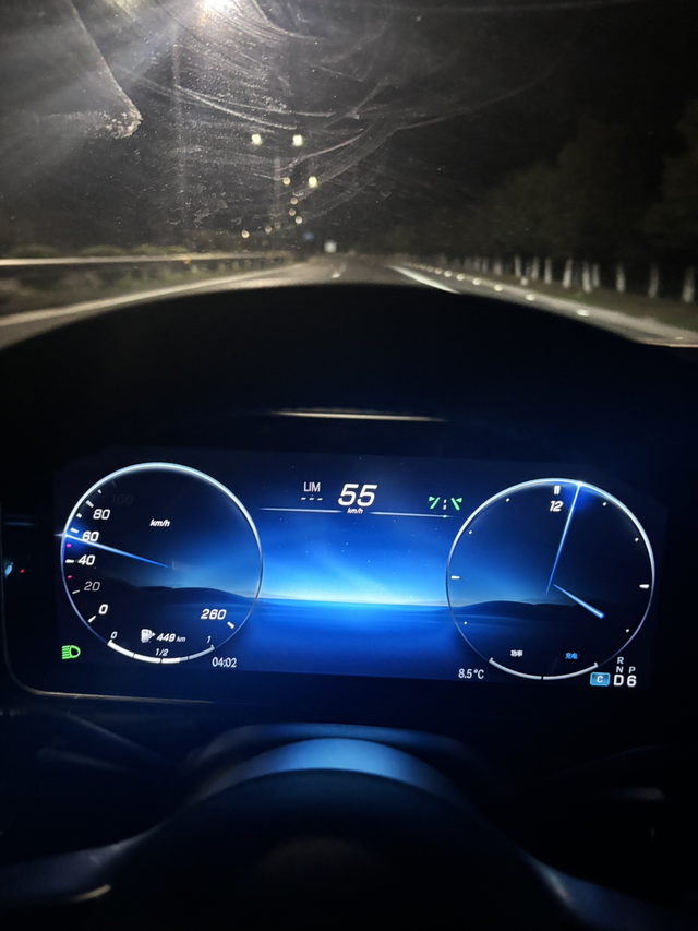 提车四个月来说说我的真实开车感受
1.网上说1.5T的发动机起步肉，确实有点，刚