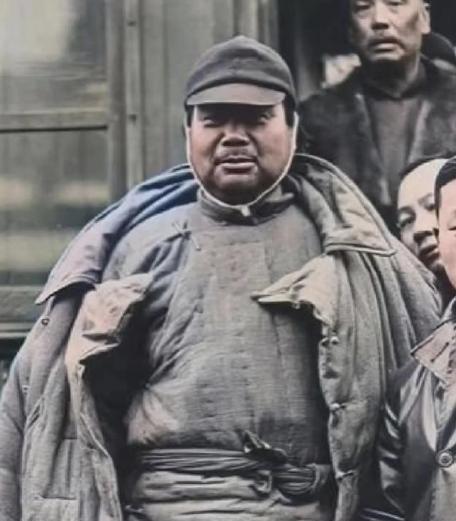 冯玉祥为何要烧少林寺？1928年，冯玉祥带兵火烧少林，屠杀武僧，大火烧了40天，