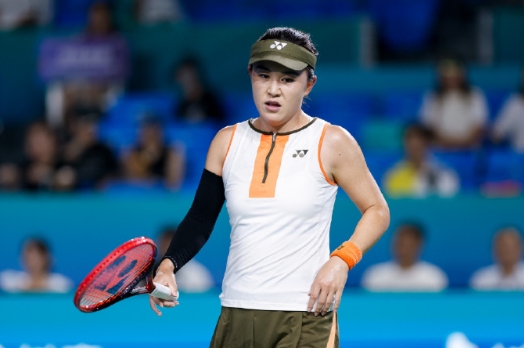  2025宁波网球公开赛女单1/4决赛，朱琳 6-2、3-6、1-6遭7号种子施