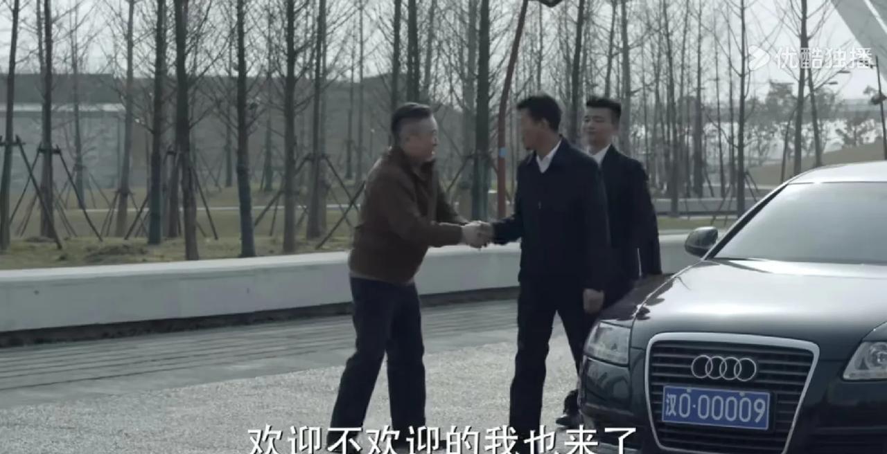 同样是市委书记，为什么李达康在林城市委书记面前如此趾高气扬？
有两个原因。
首先