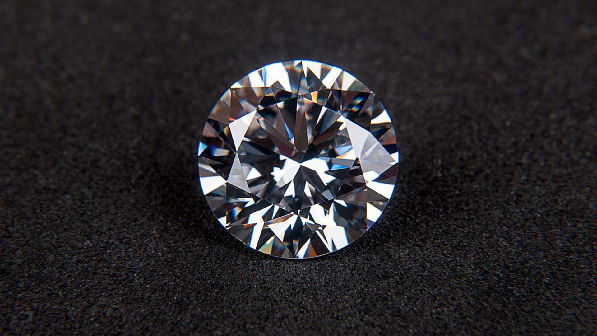 珠宝攻略 | 戴莫桑钻会一眼假吗？适合什么场景呢？