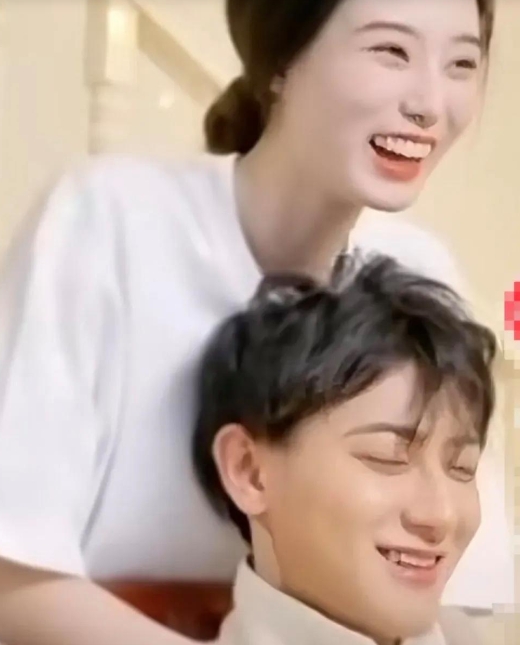 黄子韬分享婚后感悟，称婚后生活最舒服，希望身边圈子越来越干净纯粹。他表达了对伴侣