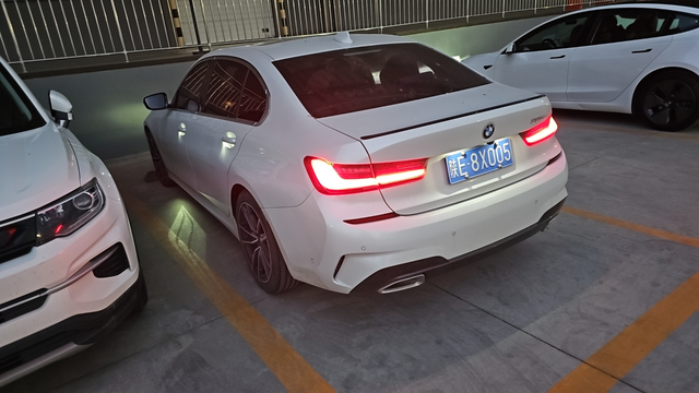 别买三系毛病太多了
1.各种漏水 漏油 高速把我扔路上 冷却液漏完
今天换热管理