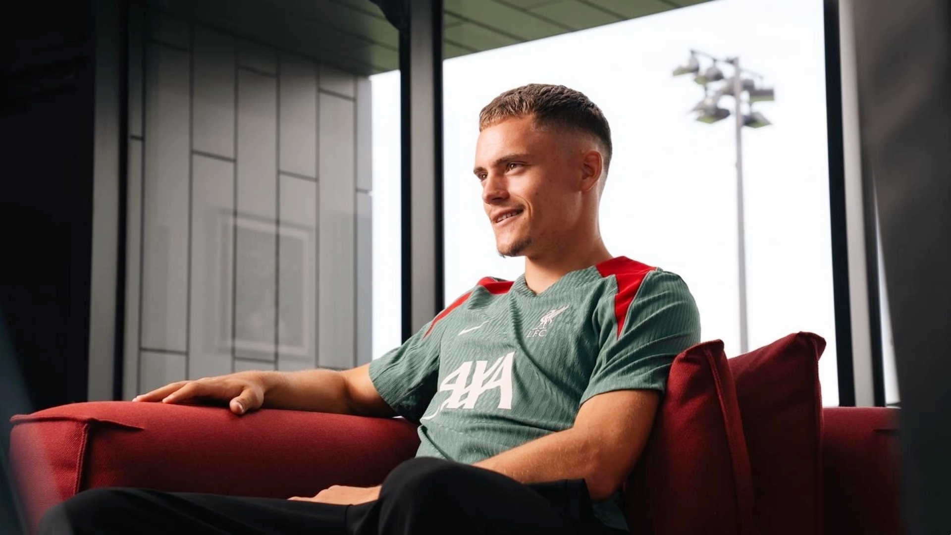 勒沃库森希望维尔茨在下周二返回主场向球迷告别，维尔茨本人也同意这个计划。
目前勒