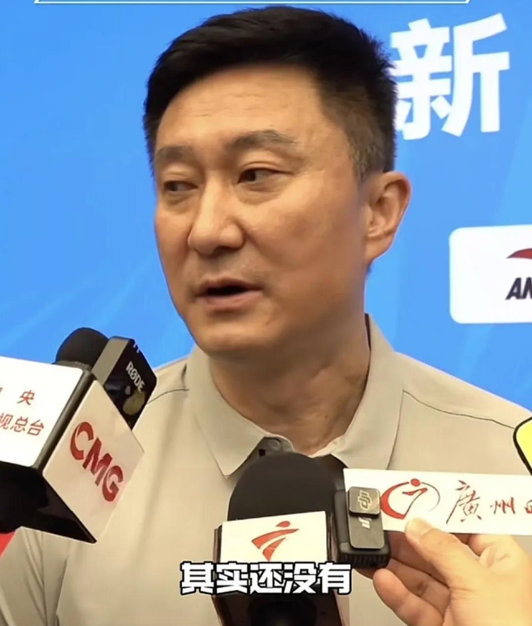 杜锋：全运会广东队名单还没有确定！
今天，广东省青联副主席、广东省篮协副会长杜锋