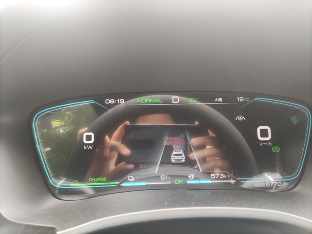 宋plusdmi动力受限
车辆开了4个月。今早开车突然出现动力受限，电池还有50