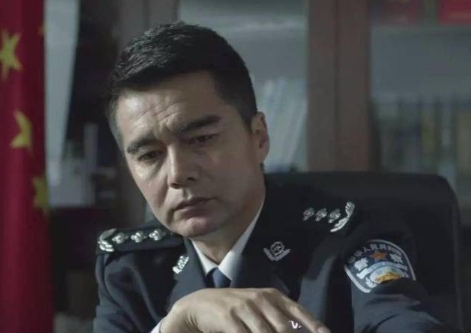 人民的名义：如果让祁同伟带着回忆穿越回大学刚毕业的时候，他会选择初恋陈阳吗？
祁