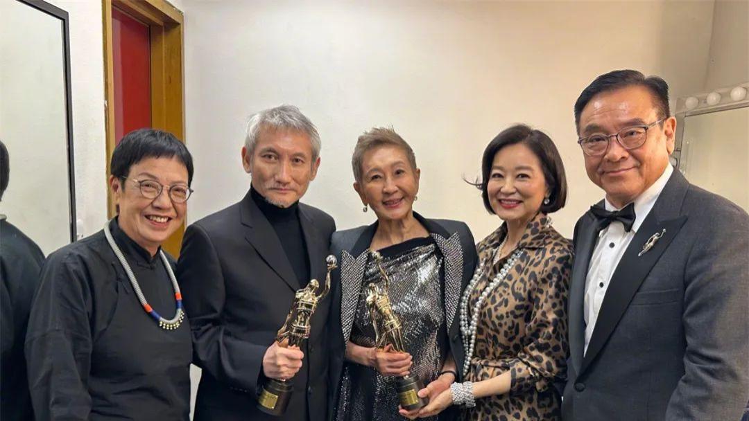 香港金像奖这一夜，刘青云追平梁家辉，让我确信香港电影死不了