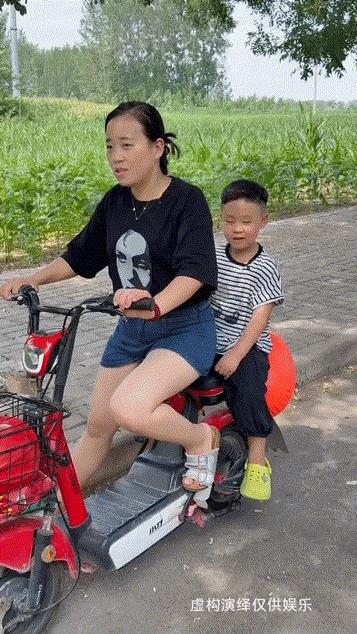 全身就脖子和脚脖细，孩子没做错[捂脸]